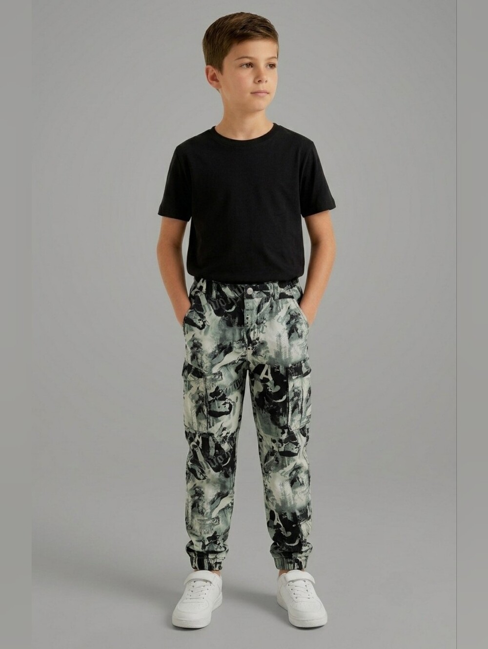 Urban Kids Printed Graffiti Camo Cargo Jogger Green Pants L 10-12 Unisex Boy